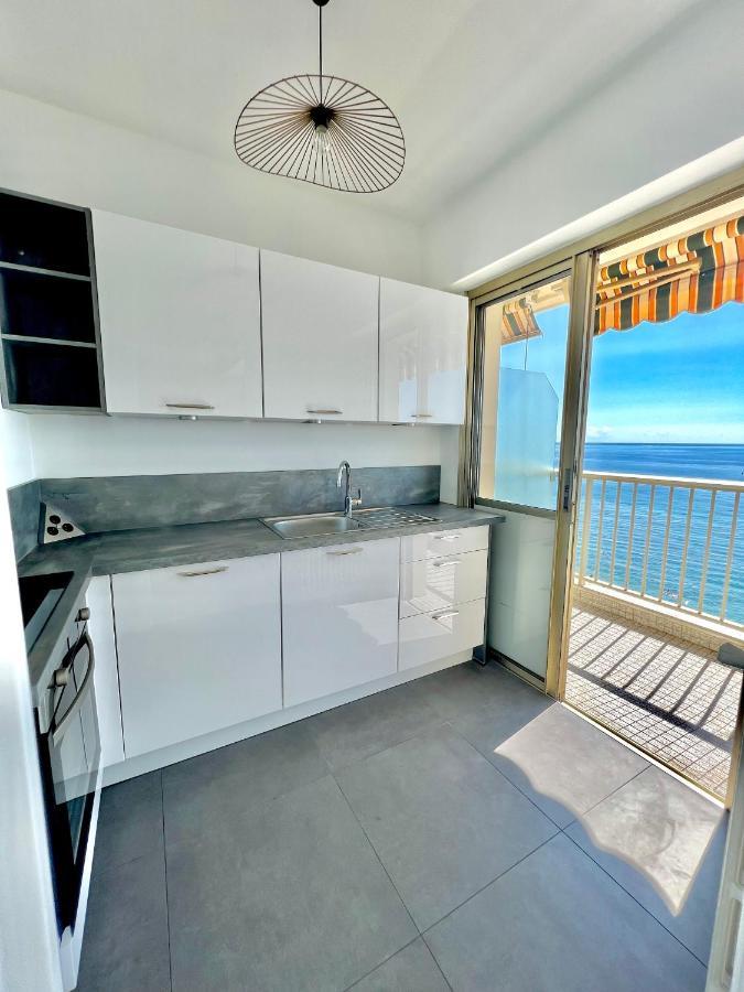 Seaviews By Jenni Menton, La Suite, Superbe Front De Mer, Top Emplacement Avec Terrasse Et Parking! Buitenkant foto