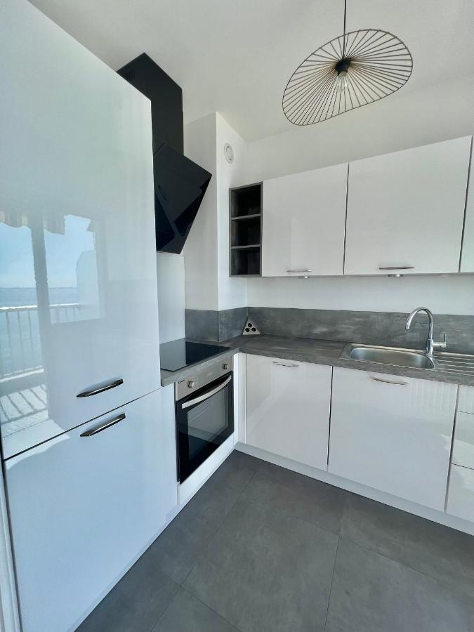 Seaviews By Jenni Menton, La Suite, Superbe Front De Mer, Top Emplacement Avec Terrasse Et Parking! Buitenkant foto