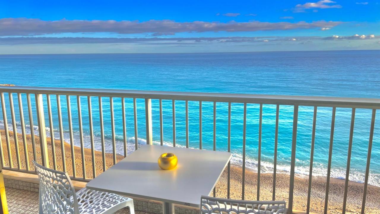 Seaviews By Jenni Menton, La Suite, Superbe Front De Mer, Top Emplacement Avec Terrasse Et Parking! Buitenkant foto