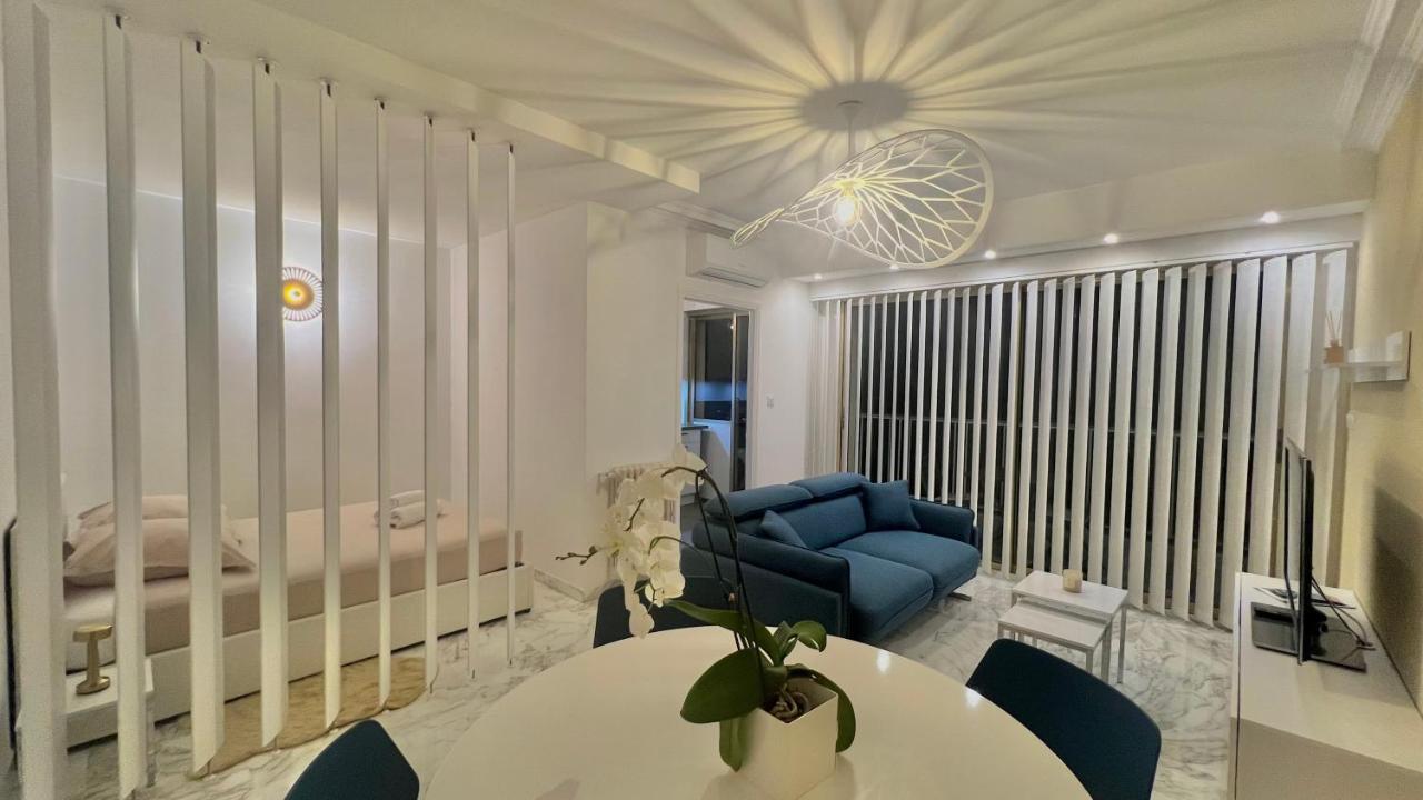 Seaviews By Jenni Menton, La Suite, Superbe Front De Mer, Top Emplacement Avec Terrasse Et Parking! Buitenkant foto