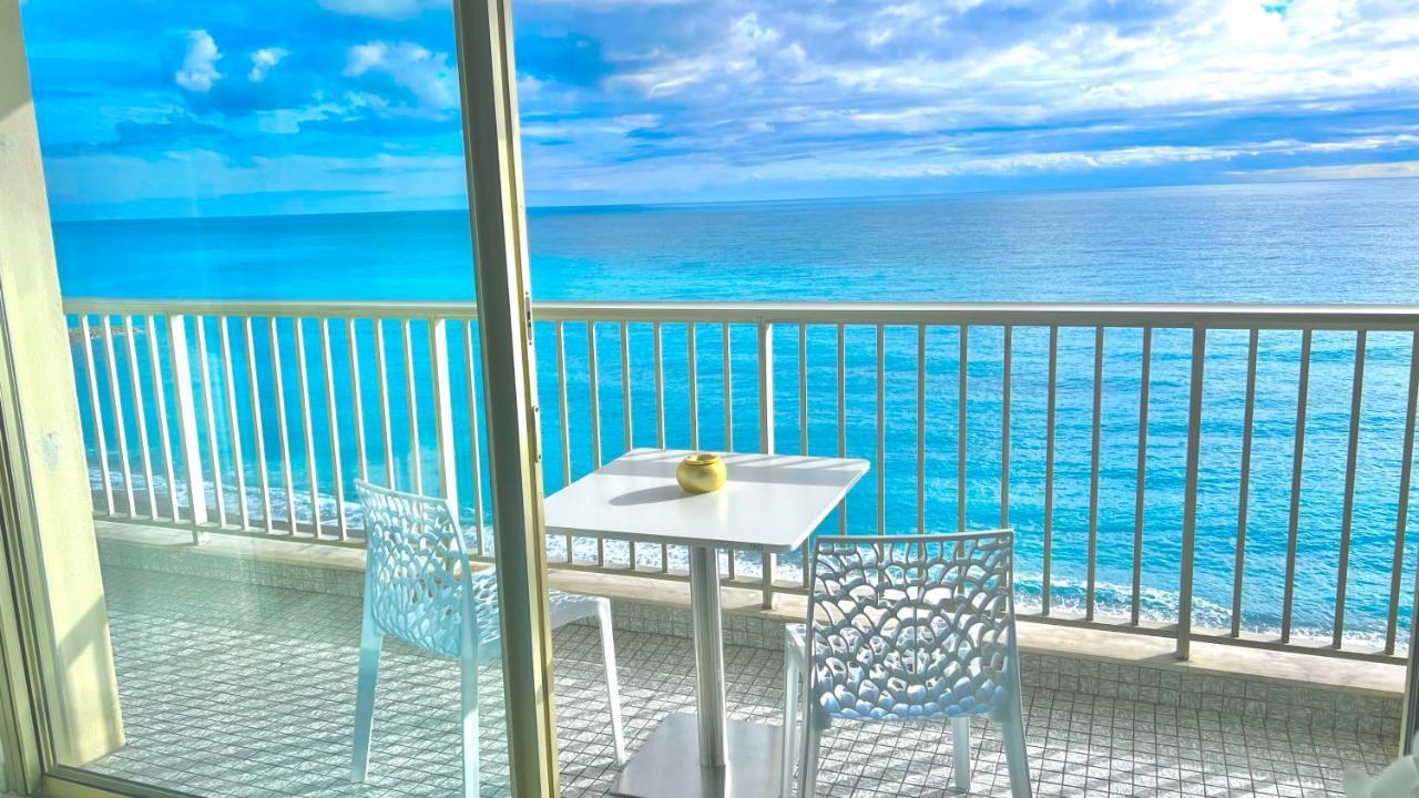 Seaviews By Jenni Menton, La Suite, Superbe Front De Mer, Top Emplacement Avec Terrasse Et Parking! Buitenkant foto