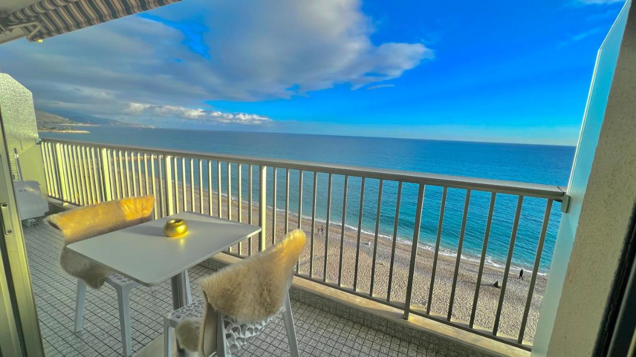 Seaviews By Jenni Menton, La Suite, Superbe Front De Mer, Top Emplacement Avec Terrasse Et Parking! Buitenkant foto